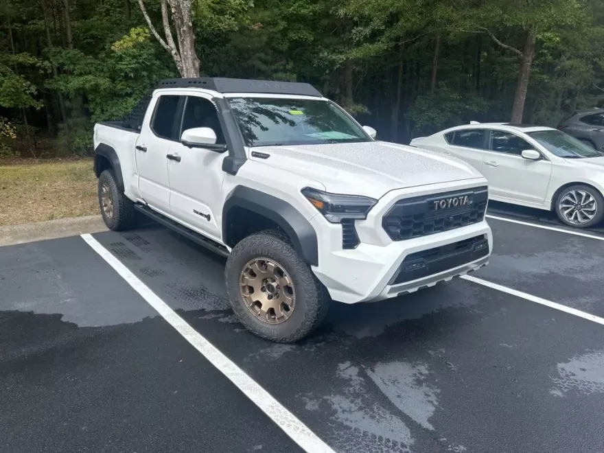 2025 Toyota Tacoma Trailhunter photo 1