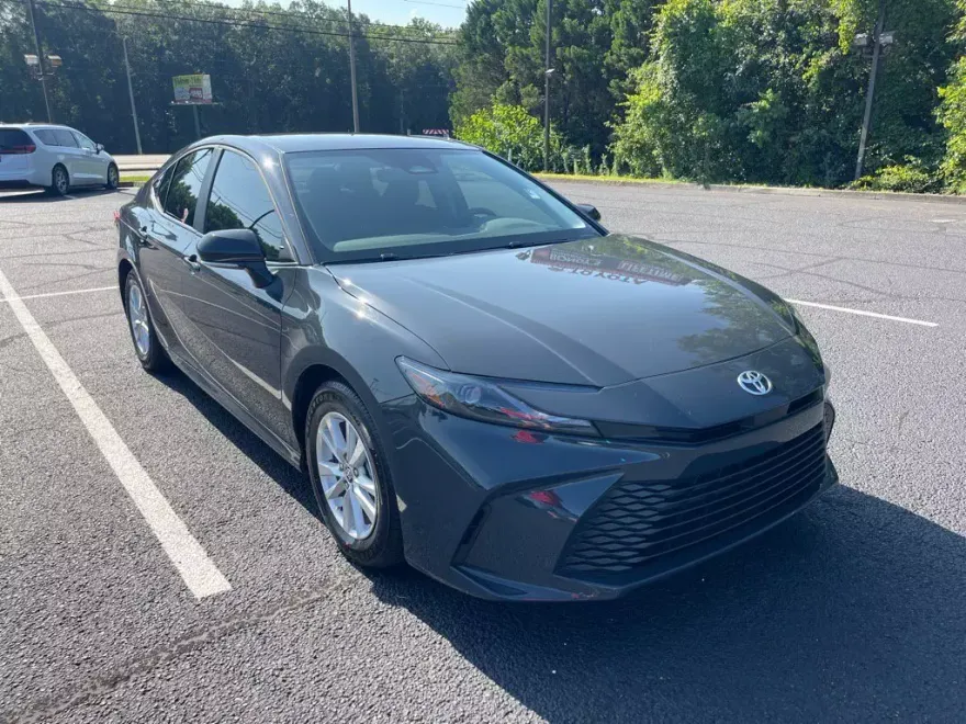 2025 Toyota Camry LE photo 1