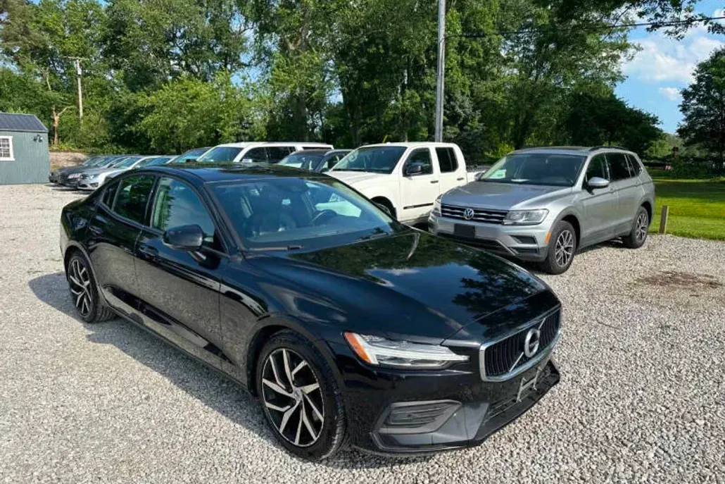 2019 Volvo S60 T5 Momentum photo 1