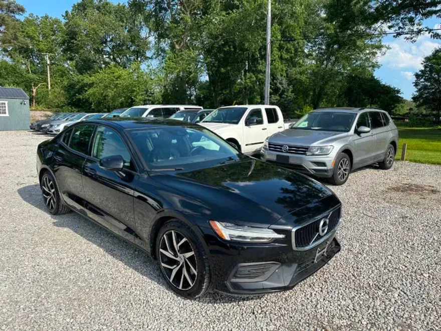 2019 Volvo S60 T5 Momentum photo 1
