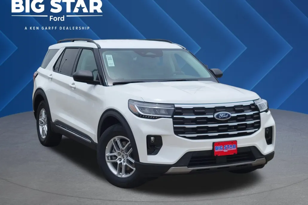 2025 Ford Explorer photo 1