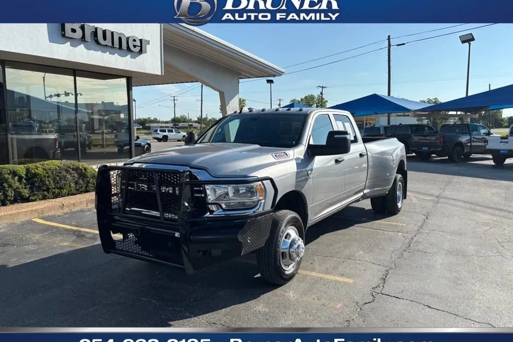2024 Ram 3500 Tradesman photo 1