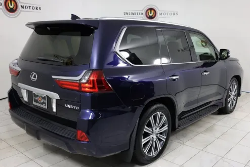2017 Lexus LX 570 photo 2