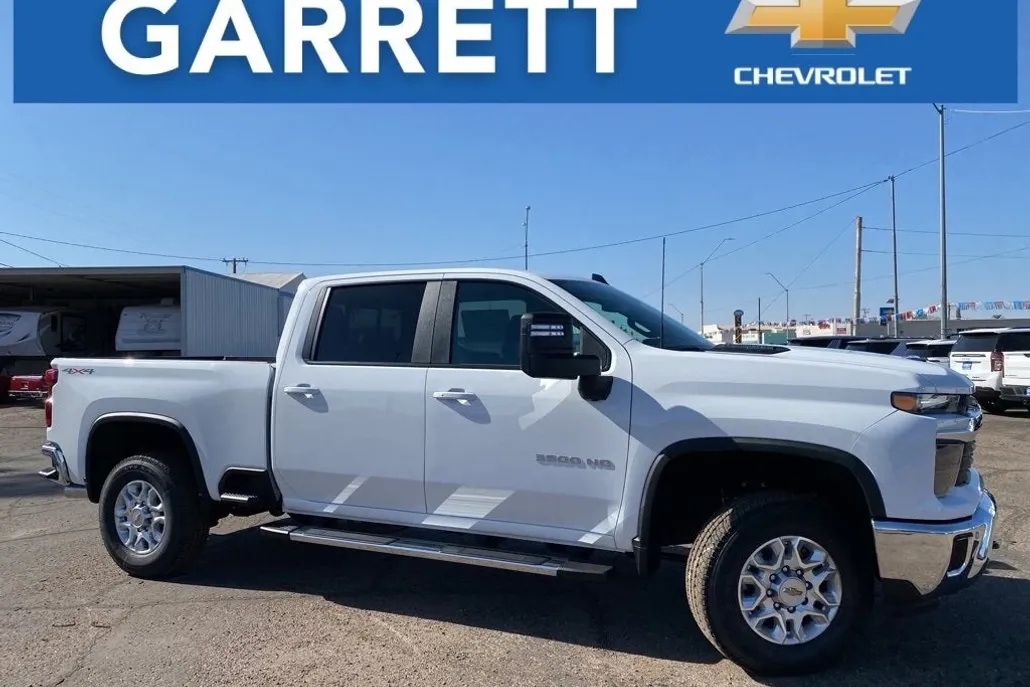 2025 Chevrolet Silverado 3500HD LT photo 1