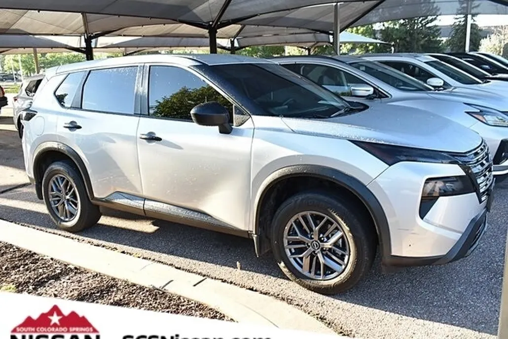 2024 Nissan Rogue S photo 1
