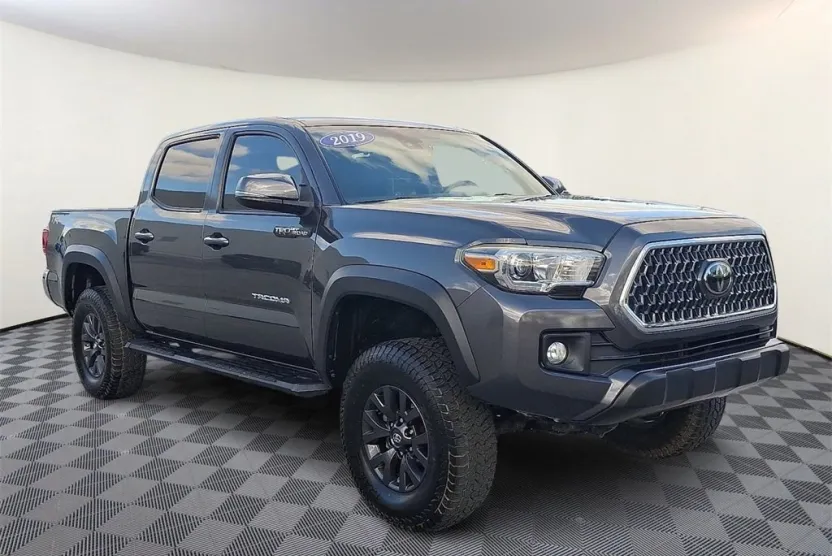 2019 Toyota Tacoma SR V6 Double Cab photo 1