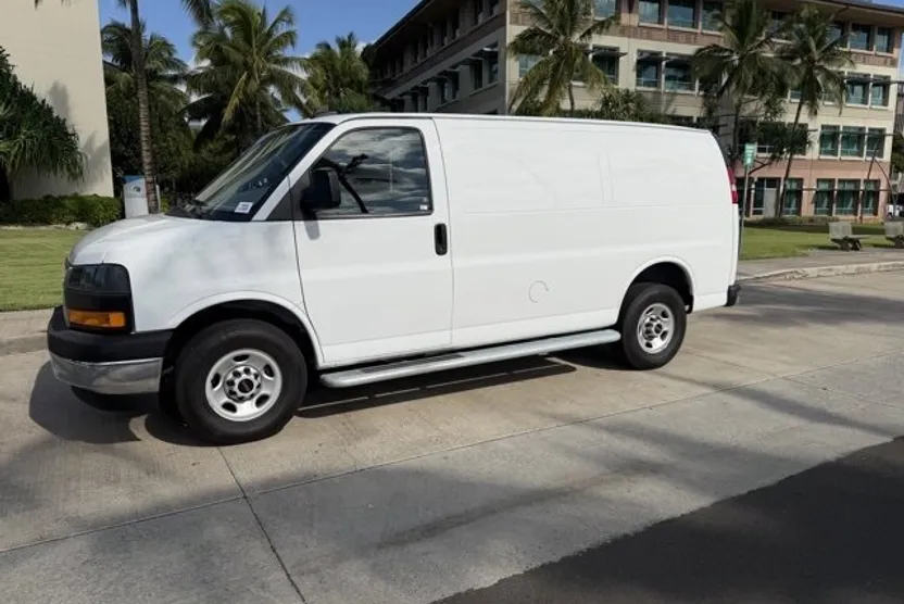 2024 Gmc Savana Cargo 2500 photo 1