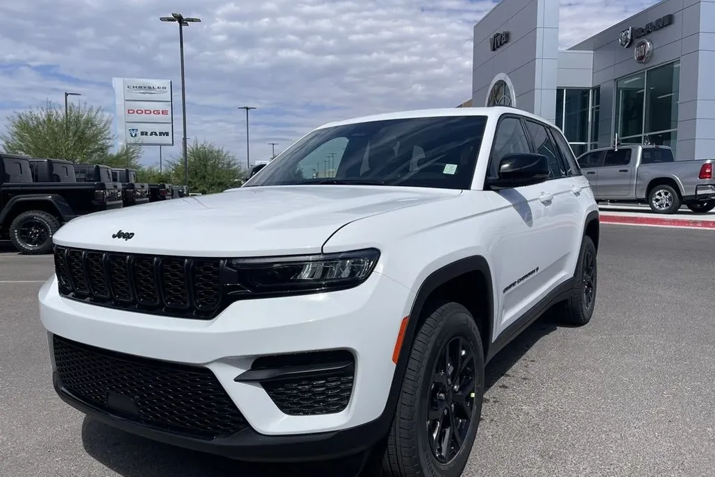 2024 Jeep Grand Cherokee Altitude X photo 1