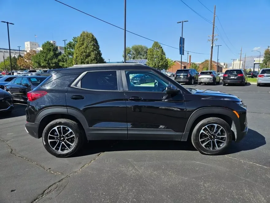 2024 Chevrolet Trailblazer LT photo 1
