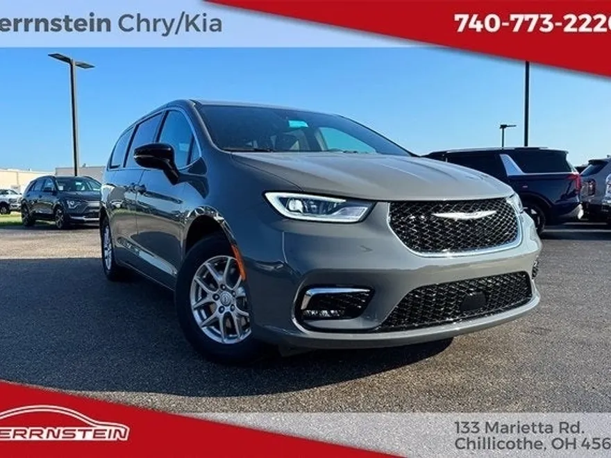 2025 Chrysler Pacifica photo 1