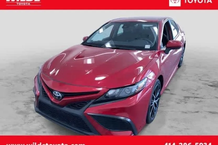 2024 Toyota Camry SE photo 1