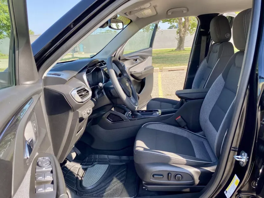 2021 Chevrolet Trailblazer LT photo 1