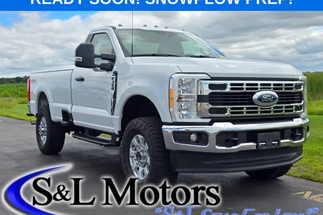 2023 Ford F-350 photo 1