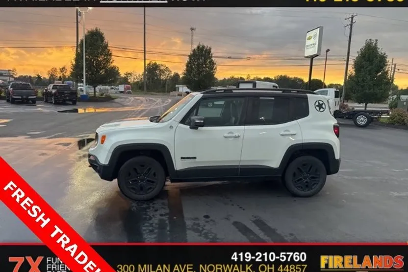 2017 Jeep Renegade Trailhawk photo 1