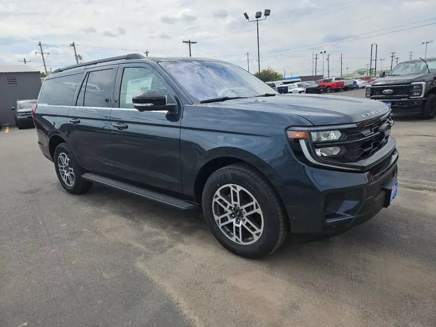 2025 Ford Expedition MAX photo 1