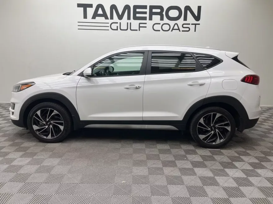 2021 Hyundai Tucson Sport photo 1