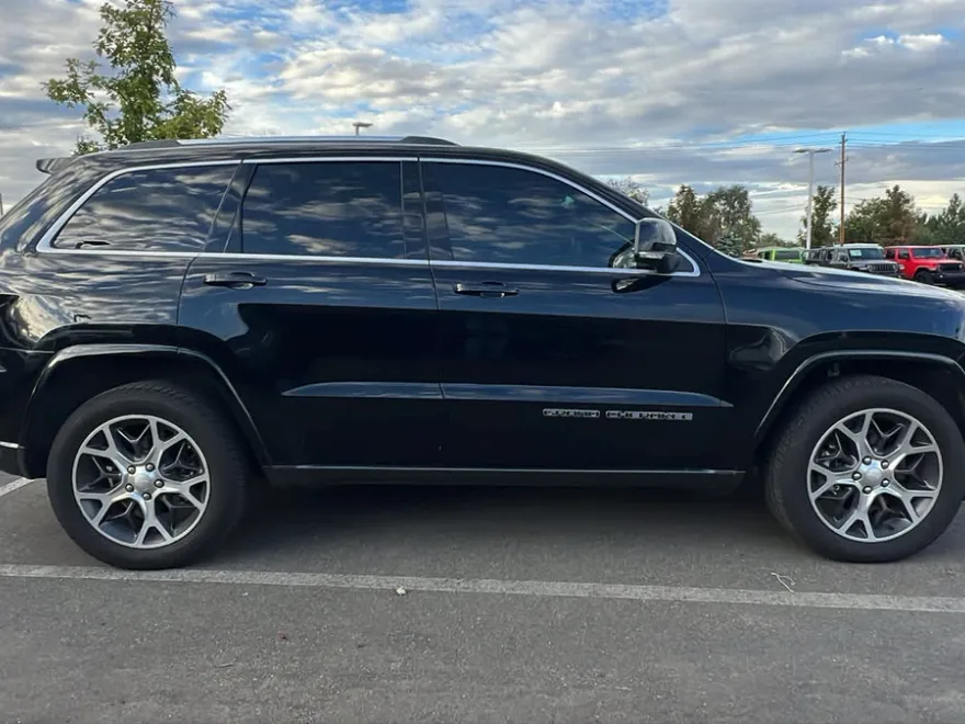 2018 Jeep Grand Cherokee Sterling Edition photo 1