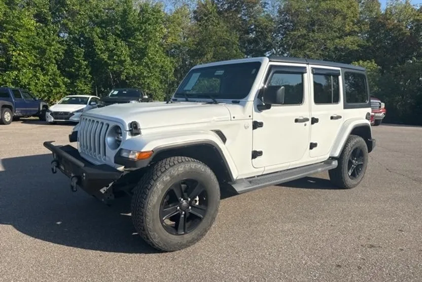2020 Jeep Wrangler Unlimited Sahara photo 1
