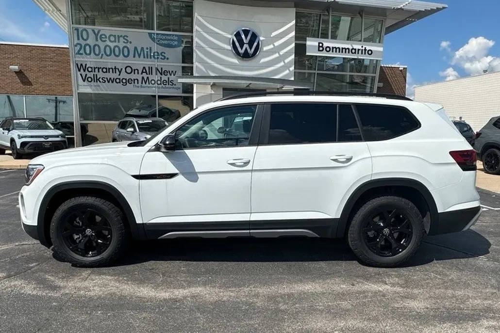 2025 Volkswagen Atlas Peak Edition SE Technology photo 1