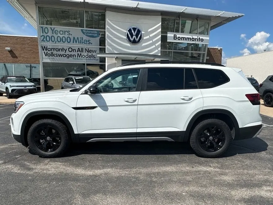 2025 Volkswagen Atlas Peak Edition SE Technology photo 1