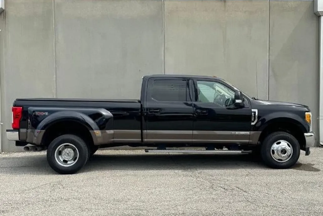 2017 Ford F-350 photo 1