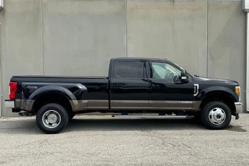 2017 Ford F-350 photo 1