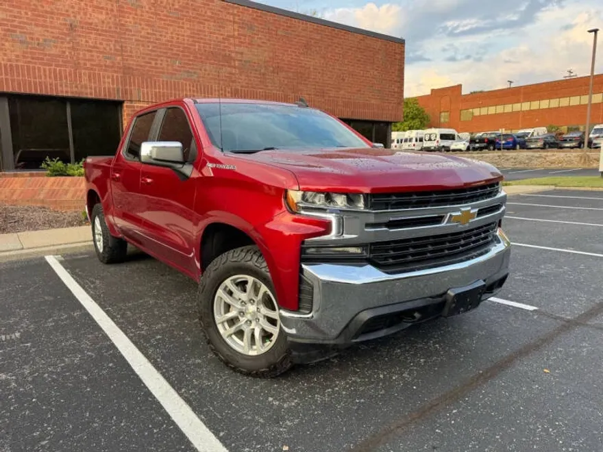 2021 Chevrolet Silverado 1500 LT photo 1