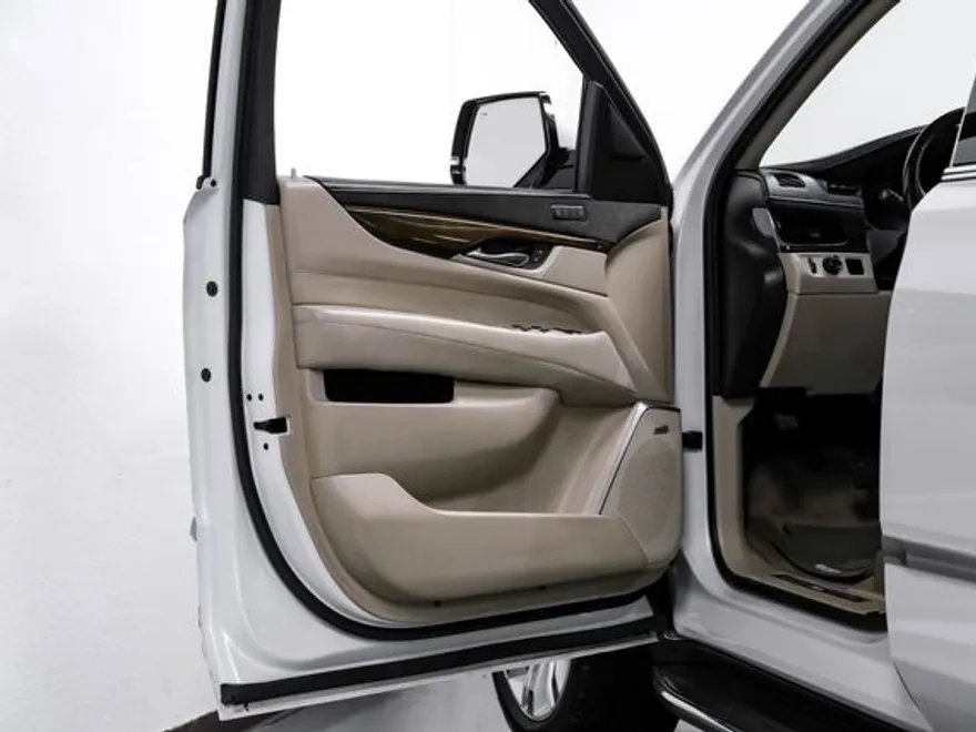 2019 Cadillac Escalade ESV Luxury photo 49