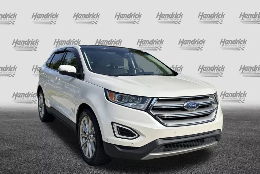 2017 Ford Edge Titanium photo 1