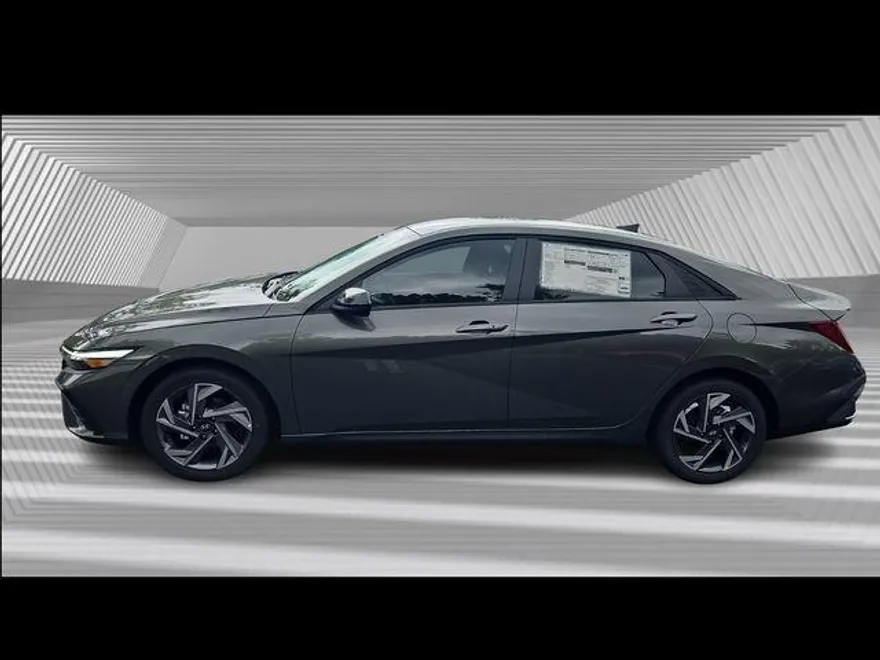 2025 Hyundai Elantra SEL Sport photo 1