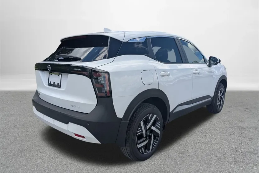 2025 Nissan Kicks SV photo 1