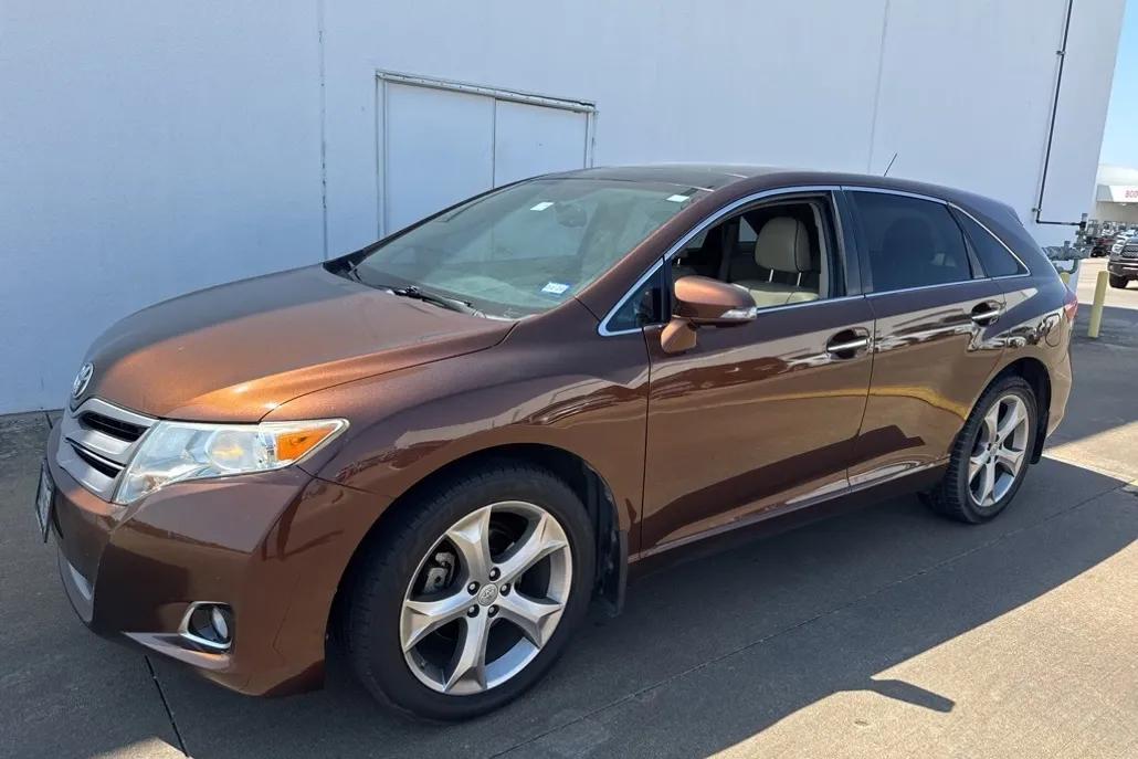 2013 Toyota Venza XLE photo 1