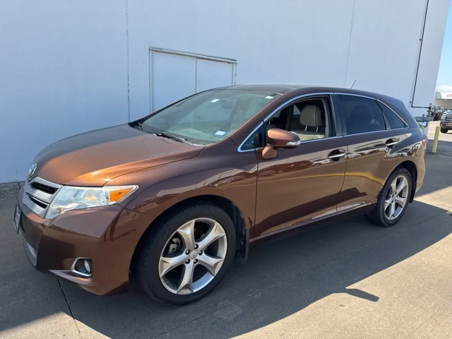 2013 Toyota Venza XLE photo 1