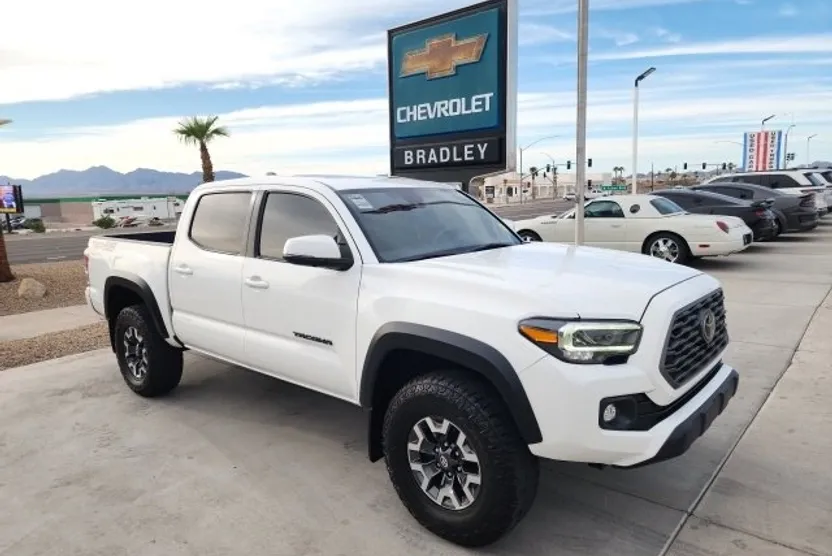 2023 Toyota Tacoma TRD SR photo 1