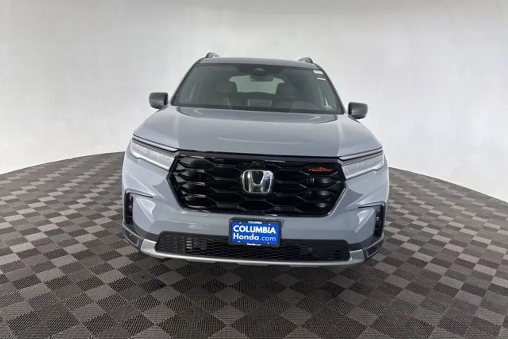 2025 Honda Pilot TrailSport photo 1