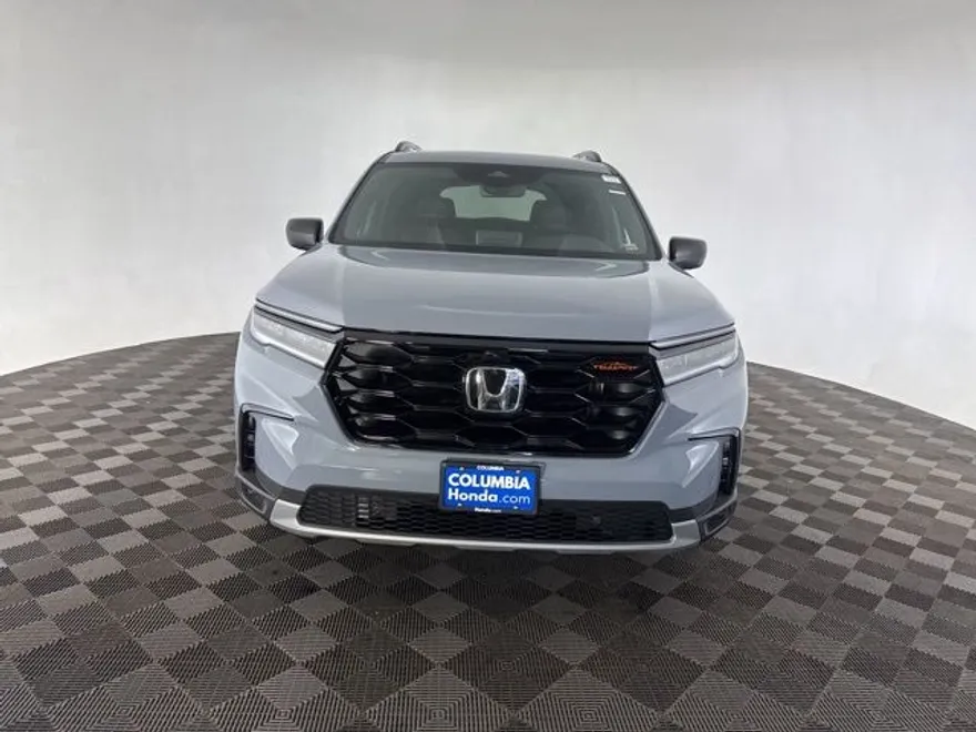 2025 Honda Pilot TrailSport photo 1