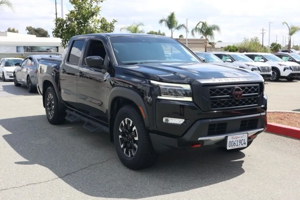 2023 Nissan Frontier PRO-X photo 1