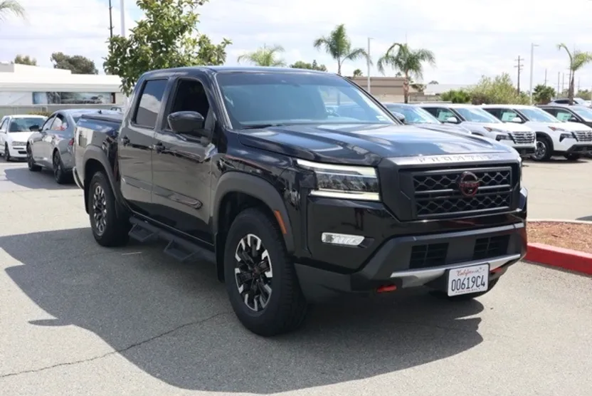 2023 Nissan Frontier PRO-X photo 1