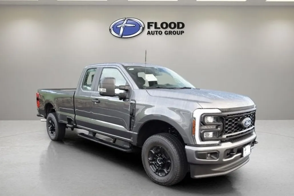 2025 Ford F-350 XL photo 1