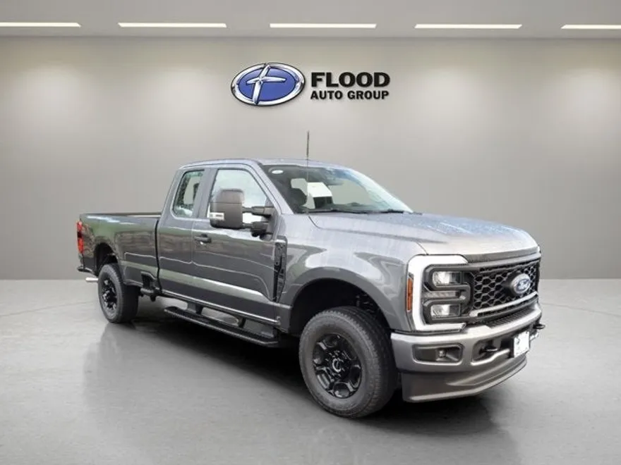 2025 Ford F-350 XL photo 1