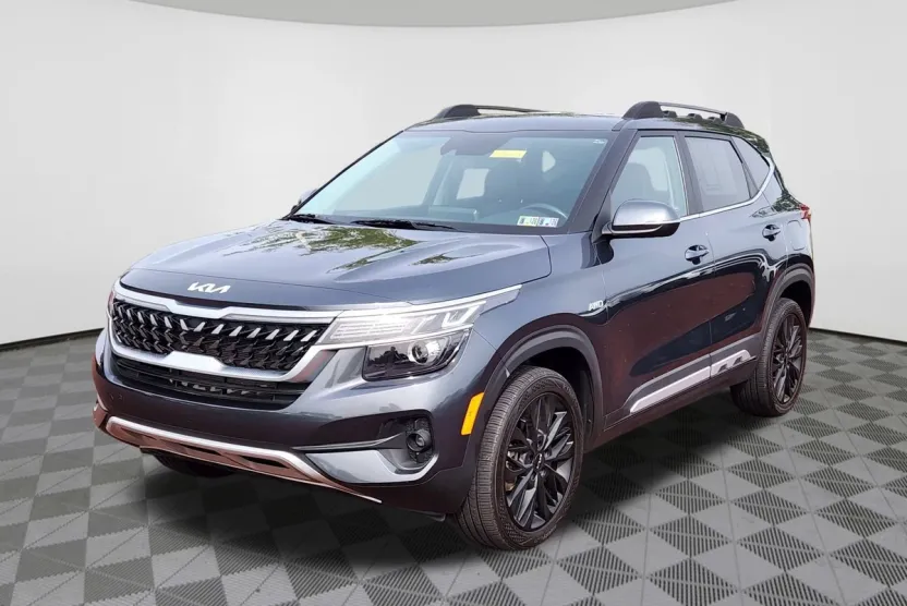 2023 Kia Seltos Nightfall Edition photo 1