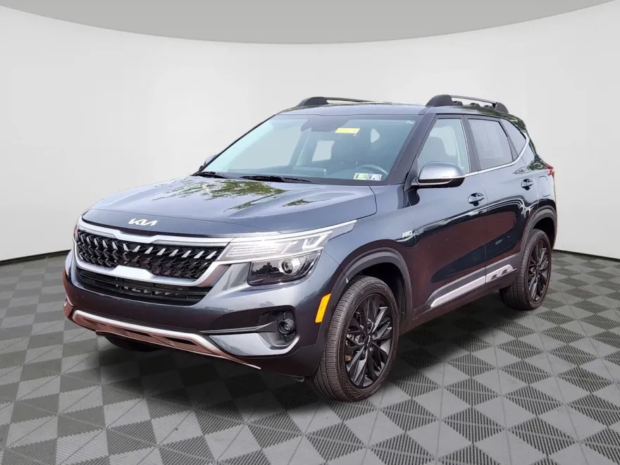 2023 Kia Seltos Nightfall Edition photo 1