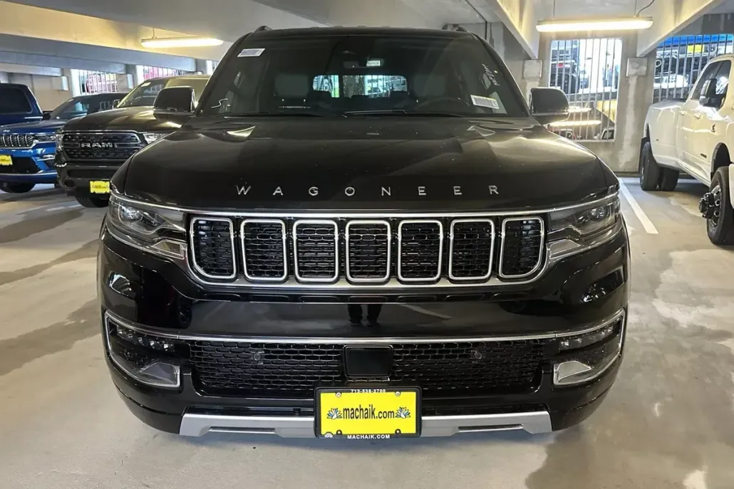 2024 Jeep Wagoneer L Series II photo 1