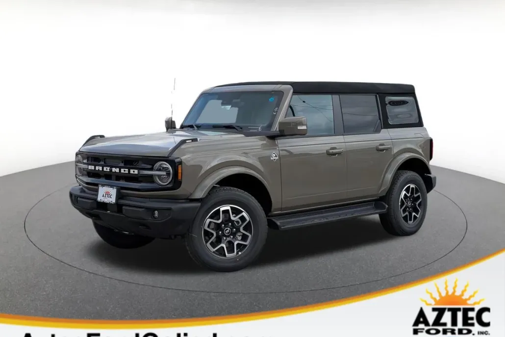2025 Ford Bronco Outer Banks photo 1