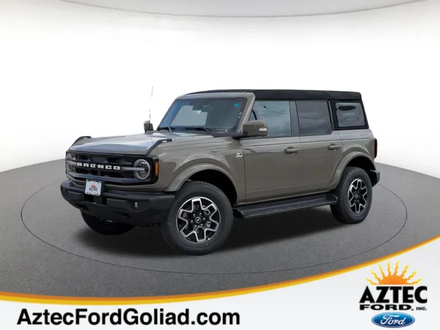 2025 Ford Bronco Outer Banks photo 1