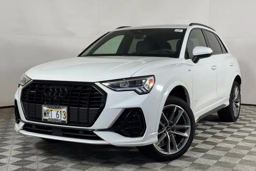 2022 Audi Q3 S line Premium Plus photo 1