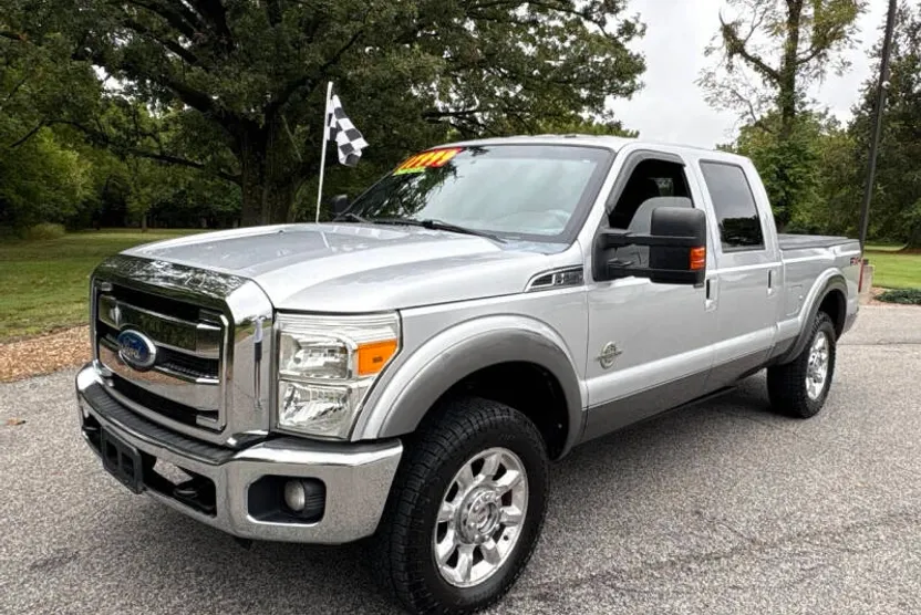 2011 Ford F-250 Lariat photo 1