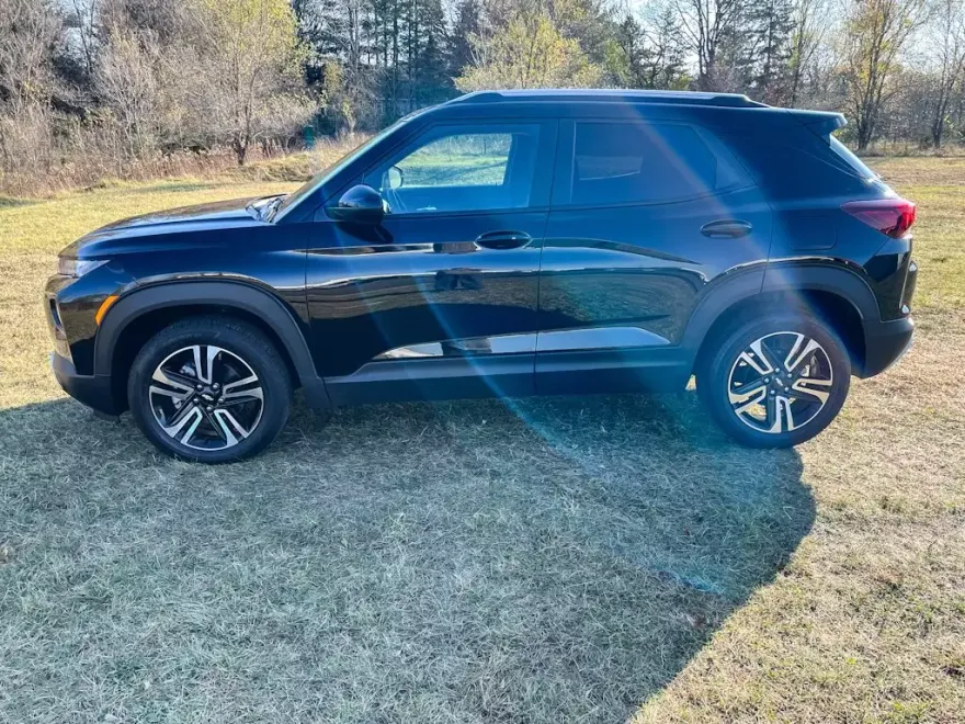 2023 Chevrolet Trailblazer LT photo 1