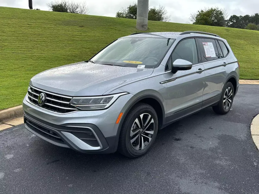 2024 Volkswagen Tiguan S photo 1