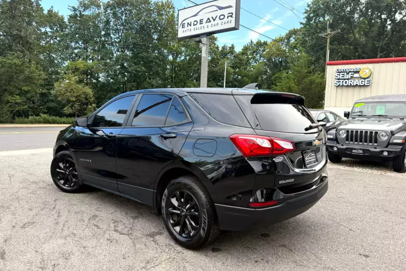 2020 Chevrolet Equinox LS photo 1